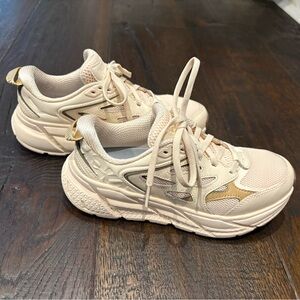 Hoka Women's Clifton L Size 5.5